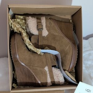 UGG Women's Brown Wedge Boots $55 FIRM
